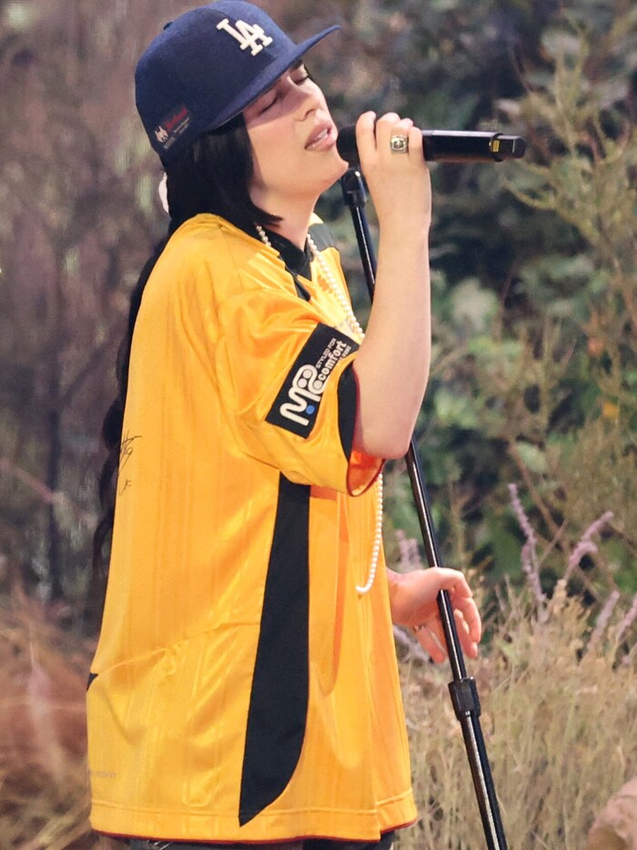 Short at the front, long at the back - a hairstyle that Billie Eilish also sported.