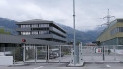 Das Liebherr-Werk in Lienz läuft wieder im Vollzeit-Modus (Bild: Martin Oberbichler)