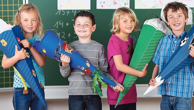 Der erste Schultag ist nicht nur für Kinder ein besonderer Moment, sondern auch für Eltern (Bild: stock.adobe.com/contrastwerkstatt - stock.adobe.com)