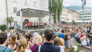 Damit junge Bands künftig große Bühnen (wie hier beim Moonlight Shopping) füllen können, stellt man in Lienz drei Proberäume zur Verfügung. (Bild: Stadt Lienz/Brunner Images)