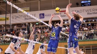 Hartbergs Herren um Max Thaller (am Ball) greifen im Play-off erneut die Tiroler Dominatoren an. (Bild: GEPA pictures)