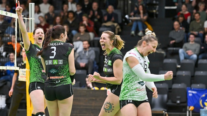 Maya Taylor (2. v. re.) kam im Winter zurück nach Graz zum UVC.