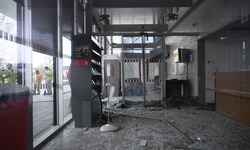 Durch die Bankomatsprengung wurde der ÖBB-Warteraum am Bahnhof in Korneuburg völlig zerstört.