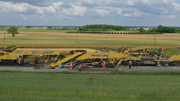 Diese Untergrundsanierungsmaschine wird beim Mega-Auftrag zum Einsatz kommen. (Bild: Swietelsky)