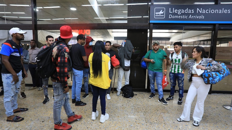 Migranten in Panama (Bild: JAIME SALDARRIAGA / AFP)