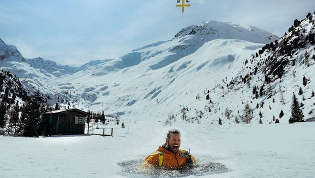 The glacier in Kaunertal currently serves as the backdrop for the ZDF series "Die Bergretter". Real mountain rescuers act in an advisory capacity. (Bild: ZDF/Sabine Finger)