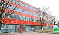 Das Gebäude des ehemaligen Rechenzentrums am Innsbrucker Südring soll neues „Tirol-Haus“ werden. ...