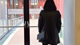 Notausgang, alarmgesichert: Franziska Klikovits .