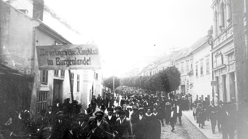 March for a "capital in the Burgenland". (Bild: Stadtarchiv Rust)