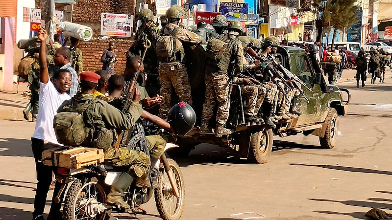 M23 rebels after taking over the city of Bukavu (Bild: APA/AP)