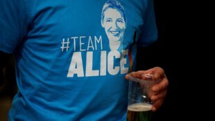 Wenige Tage vor der Wahl kommen Geldwäsche-Vorwürfe auf.