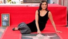 Mindy Kaling (45) auf Hollywoods „Walk of Fame“ im Rampenlicht  (Bild: 2025 Getty Images, AFP)