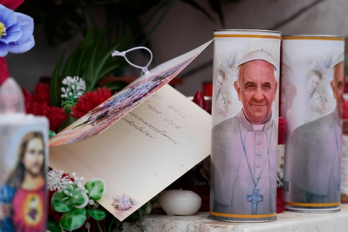 Nach Angaben eines Papst-Sprechers verlief auch die fünfte Nacht im Krankenhaus ruhig. Vor dem ...