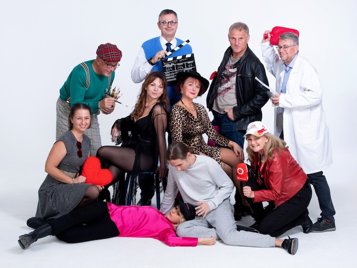 Theatergruppe Moosburg: Heuer unterhalten die Darsteller mit der Komödie „Neurosige Zeiten“ – ab ...