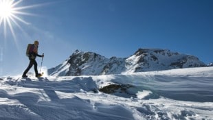 Stille, Schnee und pure Freiheit – eine Schneeschuhwanderung zum Tauernhaus, die das Herz berührt. (Bild: WEGES Hohe Tauern Mallnitz)