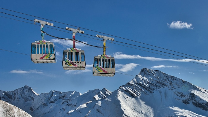 Mit der Ankogelbahn in der Nationalparkregion Hohe Tauern geht es bis auf 2637 Meter.