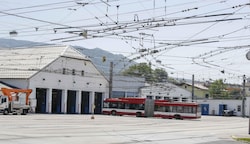 Seit 2024 dürfen in den Werkstätten der Salzburg Linien keinen privaten Pickerl mehr gemacht werden. (Bild: Markus Tschepp)