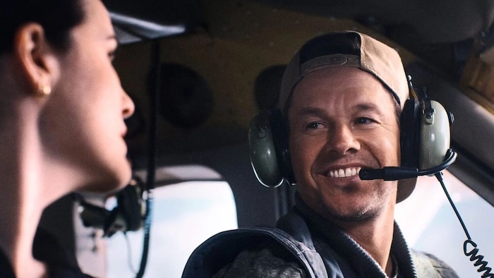 Der Schein trügt. „Flight Risk“, ab sofort im Kino. 