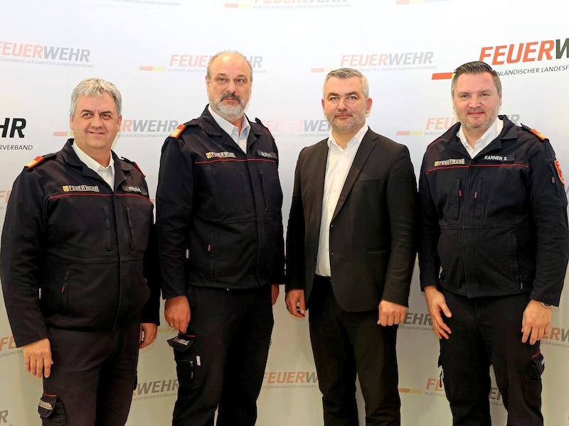 Deputy State Fire Service Commander Martin Reidl, State Fire Service Commander Franz Kropf, State Councillor Heinrich Dorner and Sven Karner (Fire Service Director for Burgenland) (Bild: LMS)