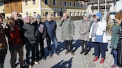 „Hallo, ist da wer?“ Viele Adneter haben mit ihren Handys keinen Empfang mehr – darunter auch ...