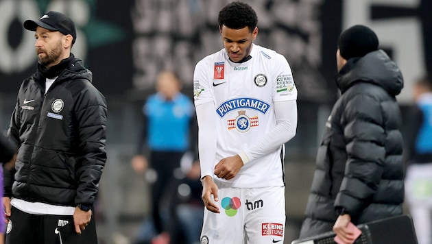 Bittere Nachricht für Sturm Graz: Neuzugang Fally Mayulu fällt länger aus.  (Bild: GEPA pictures)