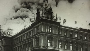 Der brennende Justizpalast als Symbol für die Zäsur 1927 (Bild: ÖNB-Bildarchiv / picturedesk.com)