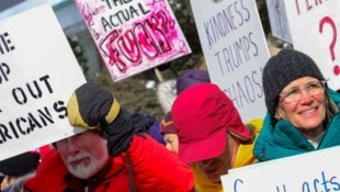Protest gegen die Einwanderungspolitik in den USA (Bild: AP/Kristopher Radder)