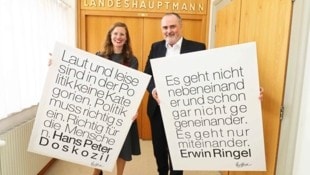 Die an Haider-Wallner und Doskozil überreichten Zitate-Bilder haben einen Ehrenplatz gefunden. (Bild: Reinhard Judt)