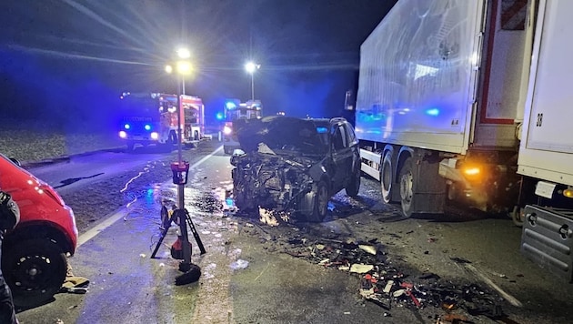 Frontalcrash auf der Packerstraße  (Bild: Feuerwehr Poggersdorf)