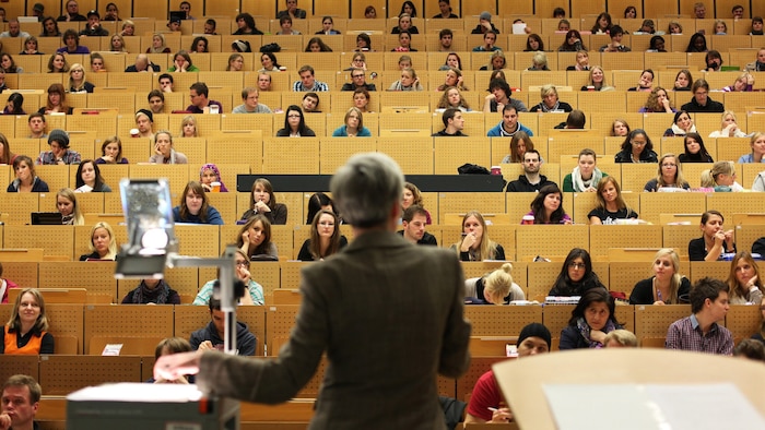 Nach welchen Kriterien sollten Entscheidungen über Uni-Einladungen gefällt werden?