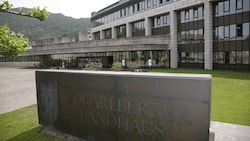 Vom angekündigten Personalabbau ist im Vorarlberger Landhaus nicht viel zu spüren.