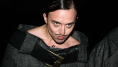 Der Rapper Tommy Cash aus Estland sorgt für Ärger in Italien. (Bild: AFP)