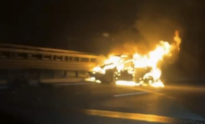 Ein Leserreporter konnte die Horror-Szenen hautnah miterleben. Verkehrsteilnehmer eilten zu ...