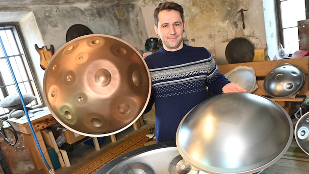 Daniel Berger celebrates the tenth anniversary of his company "DEEPAN"