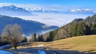 Während unten im Tal der Nebel hängt, kann man in Furx die Sonne genießen. (Bild: Bergauer Rubina)