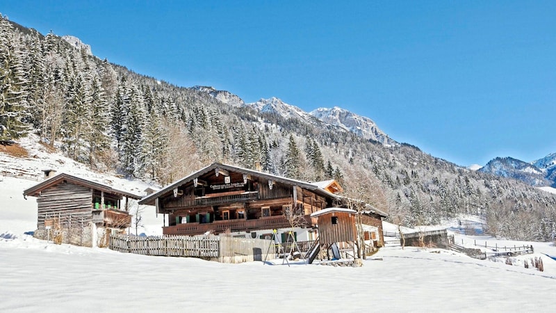 The 600-year-old Hinterkaiserhof farm is located just behind the Antonius Chapel. (Bild: Peter Freiberger)