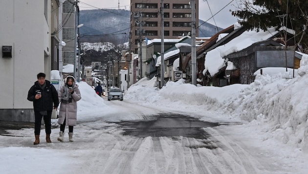 Some regions of Japan have been experiencing heavy snowfall for two weeks. Six people have died while clearing snow from roofs. (Bild: Richard A. Brooks)