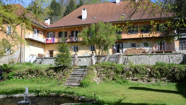 The castle garden in Lippitzbach against the garden front of the castle. (Bild: Geschichtsverein Kärnten)