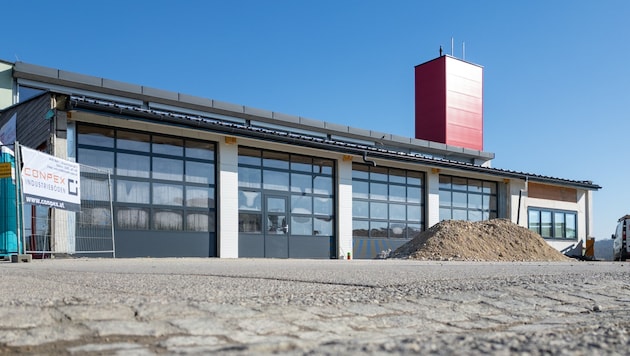 Wegen des neuen Feuerwehrautos wird in Fraham nun auch ein neues Depot errichtet. Es soll im Juni feierlich eröffnet werden. (Bild: Horst Einöder/Flashpictures)