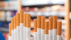 Die im April steigende Tabaksteuer lässt die Zigarettenpreise steigen.