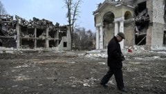 Die Kriegsschäden in der Ukraine sind enorm. Die Kosten für einen etwaigen Wiederaufbau liegen weit über der Wirtschaftsleistung des Landes.  (Bild: AFP/Genya SAVILOV)