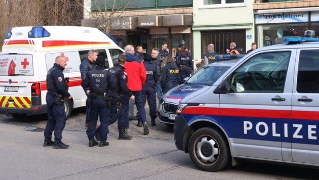 Die Einsatzkräfte suchten mit Hochdruck nach den Tätern (Bild: Matthias Lauber/laumat.at)