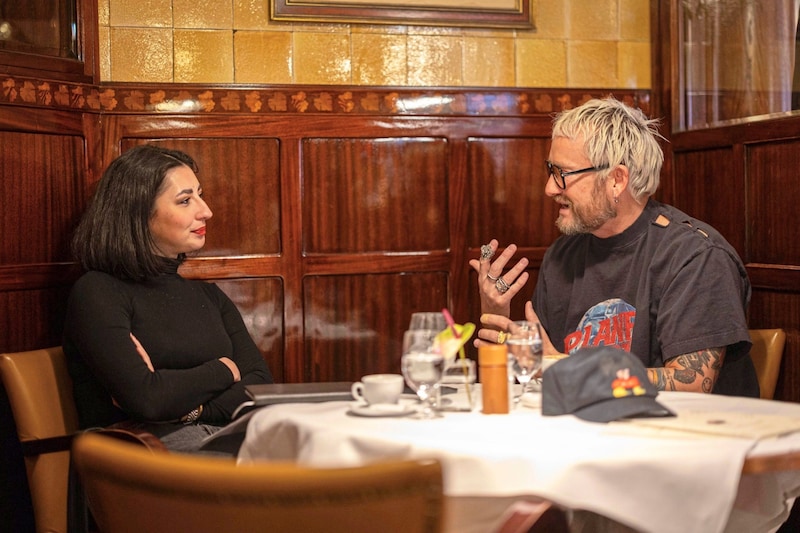 Baur beim Interview im Kaffeehaus in der Wiener Innenstadt. (Bild: Urbantschitsch Mario)