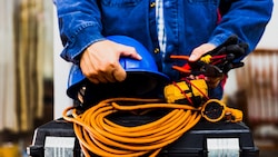 Die Liste der bundesweiten Mangelberufe umfasst eine Vielzahl von Berufen, darunter Techniker ...