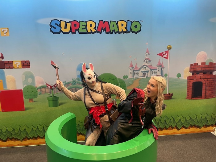 Bei der Comic Con trifft sie Gleichgesinnte. 