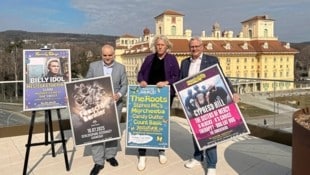 Matthias Grün, Ewald Tatar und Thomas Steiner (v. li.) stellten das Schlosspark-Programm vor, das erstmals vier Tage umfasst. (Bild: Grammer Karl)