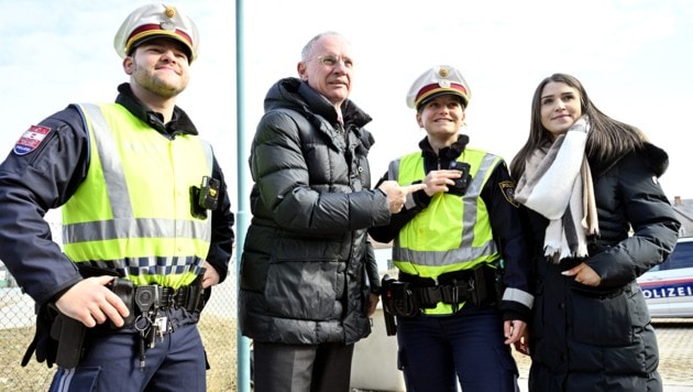 Die Körperkameras sollen auch zur Deeskalation beitragen. (Bild: APA/HANS KLAUS TECHT)