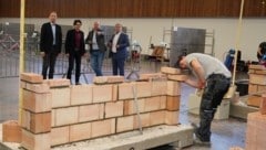 Auf der „com:bau“ in Dornbirn zeigen die jungen Handwerker ihr Können.  (Bild: Landesinnung Bau Vorarlberg)