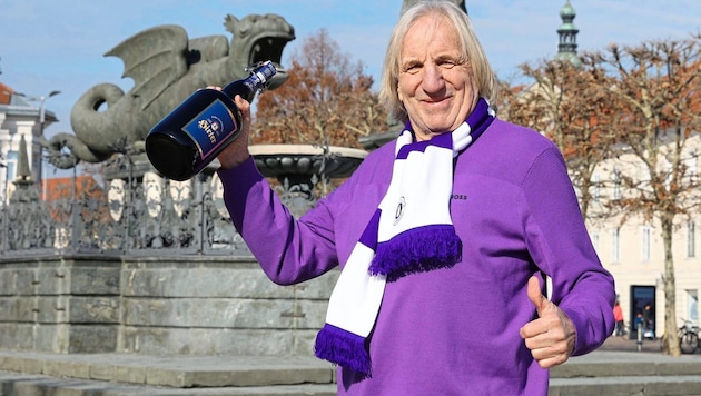 Cheers! Austria Klagenfurt's former player Helmut König. (Bild: Kuess Josef)