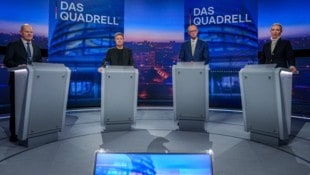 Olaf Scholz (SPD), Robert Habeck (Grüne), Friedrich Merz (CDU), Alice Weidel (AfD). (Bild: AFP/APA/POOL/Kay Nietfeld)